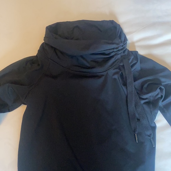 nike pullover - Picture 6 of 6